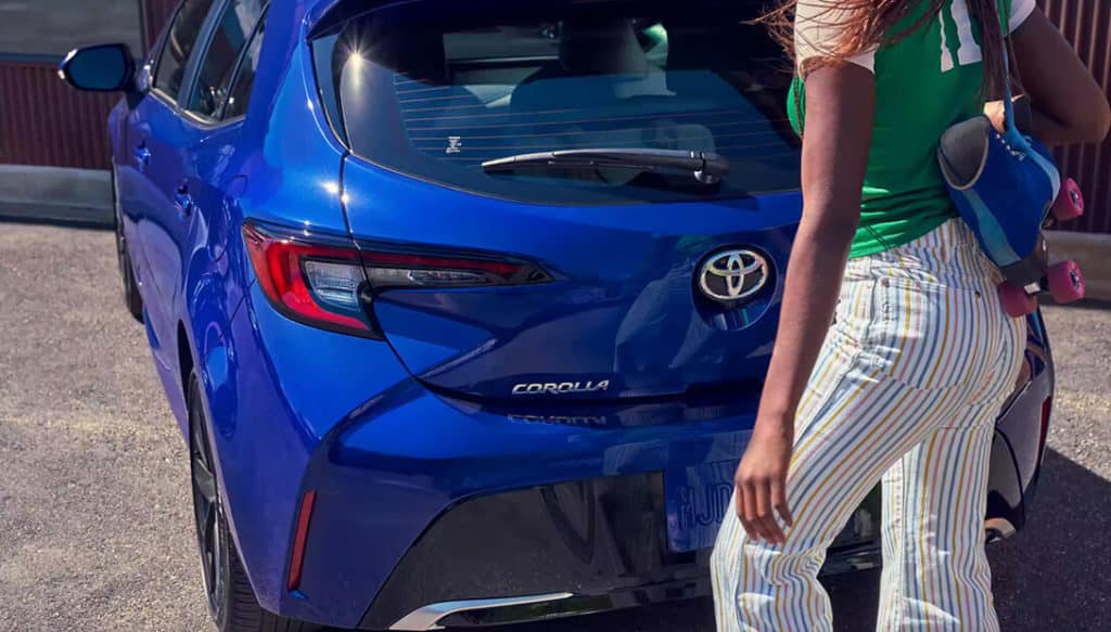 [Imagen destacando la tecnología y eficiencia del Toyota Corolla Hatchback 2024]