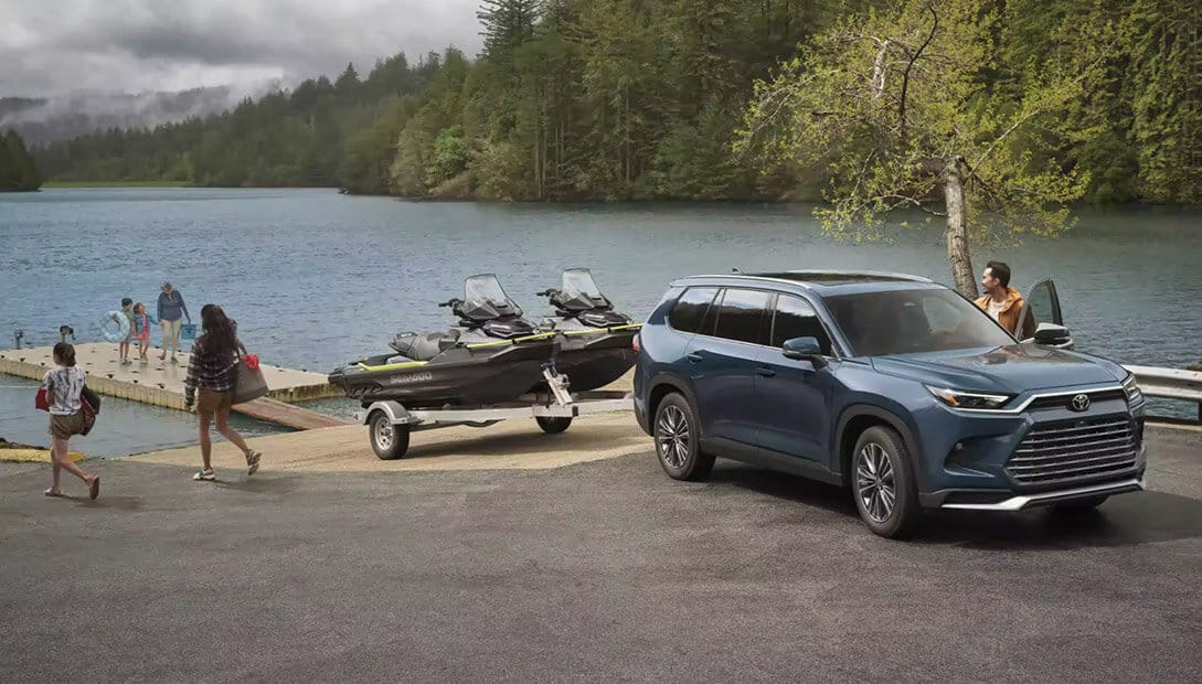 [Imagen de una Toyota Grand Highlander en acción]